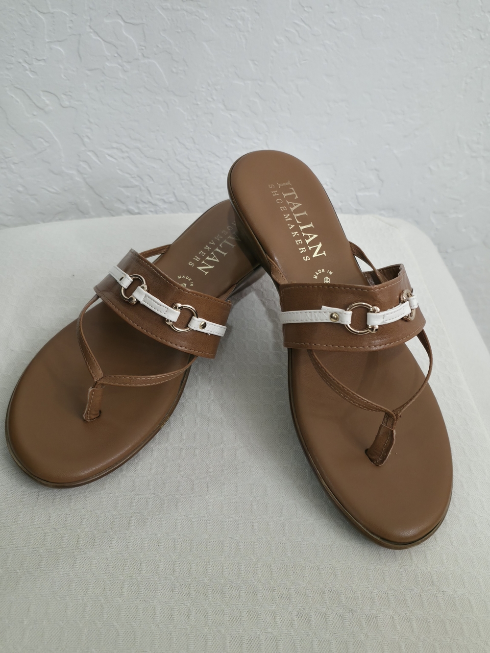Italian Shoemakers Brown and White Toe-Ring Slide Sandals